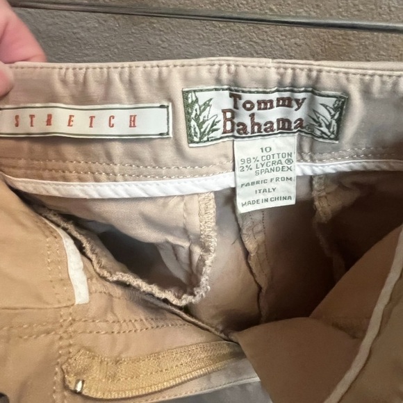 TOMMY BAHAMA women's flat front stretch Capri pants SZ 10 Banana Tropical Beach - Picture 7 of 10